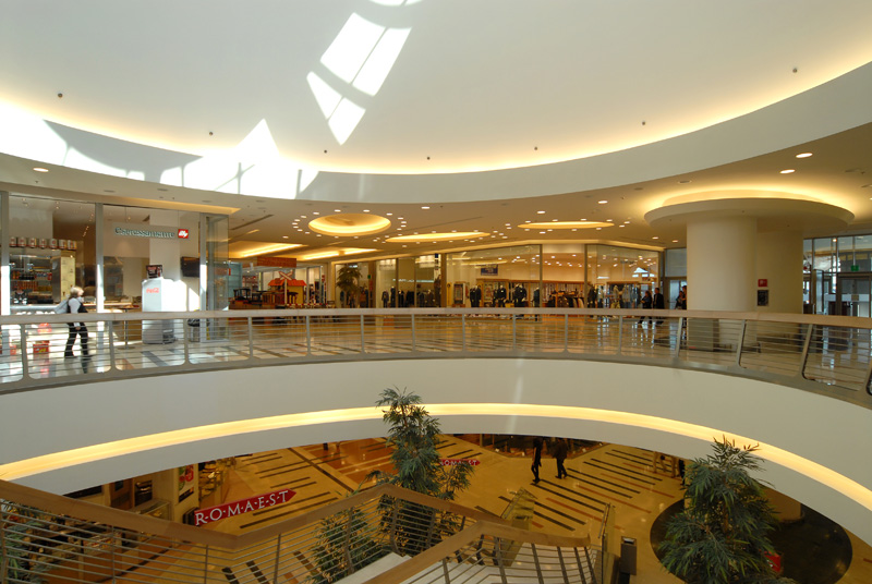 centro commerciale roma est