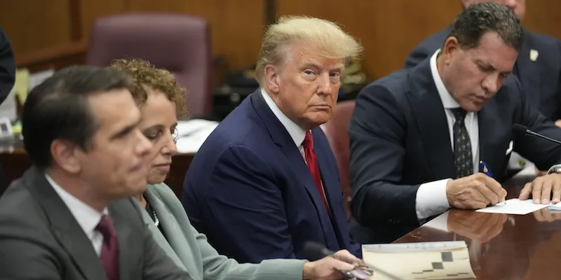 1680639573 trump aula legali